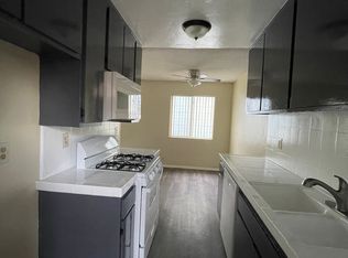 7037 Vassar Ave APT 15, Canoga Park, CA 91303