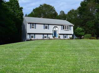 25 Carmicle Dr, Taunton, MA 02780