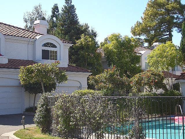 428 W Sunnyoaks Avenue