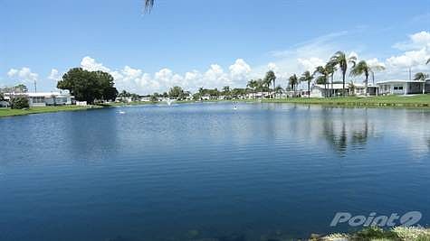 SPRING FED LAKE IN COMMUNITY