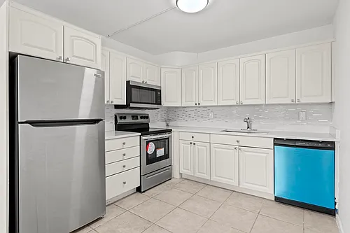 2044 Hythe Pl #C Photo 1 2044 Hythe Pl #C Photo 1