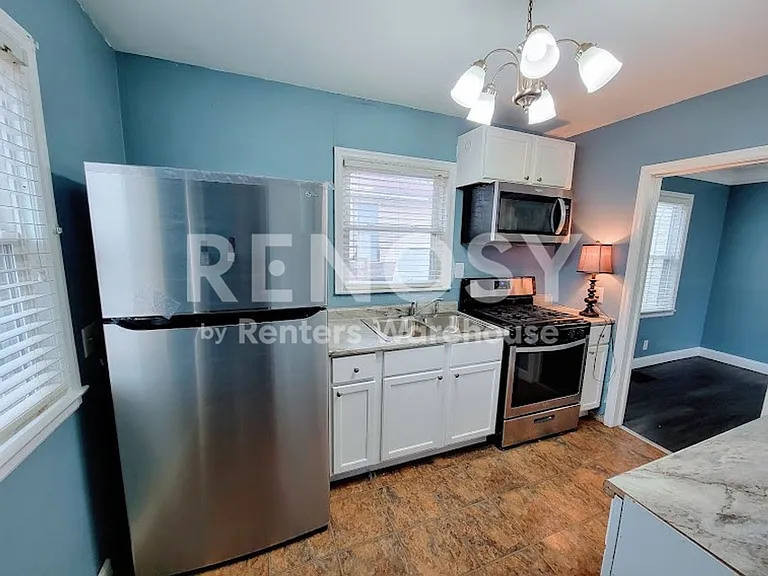 875 Agate St — Photo 11