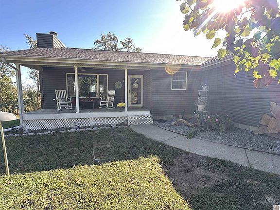 3rd image of 464 Cambridge Shores Dr