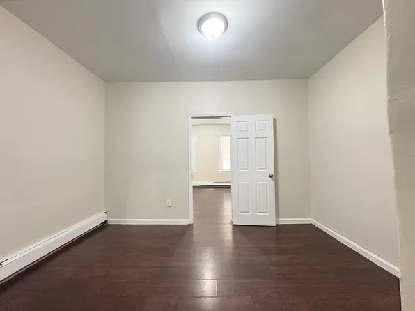 138 Fulton Avenue image 3 of 9