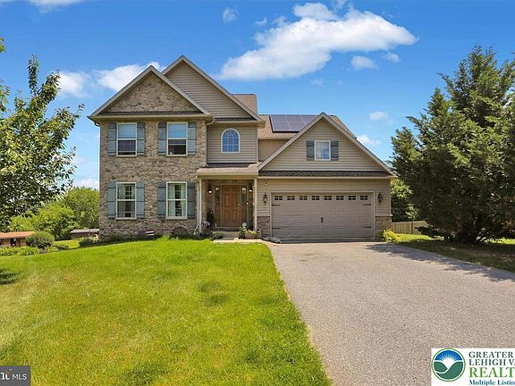 3rd image of 72 Cider Mill Rd
