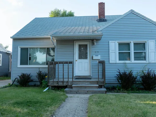 219 14th Ave SE, Minot, ND 58701