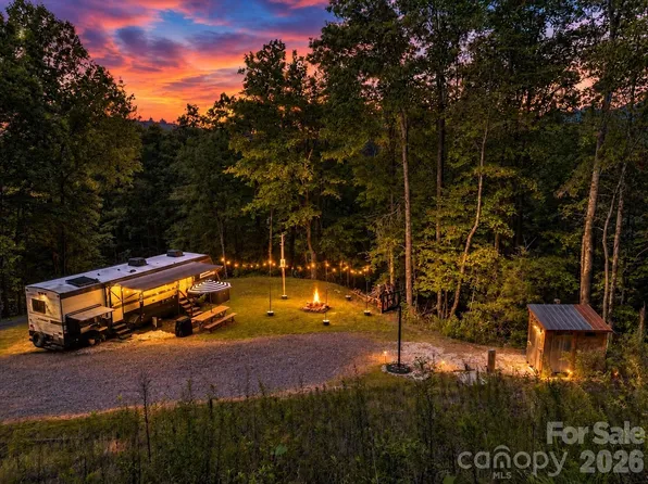 997 Hoot Owl Rd, Spruce Pine, NC 28777