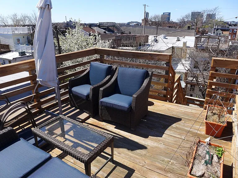 512 S Montford Ave — Photo 5