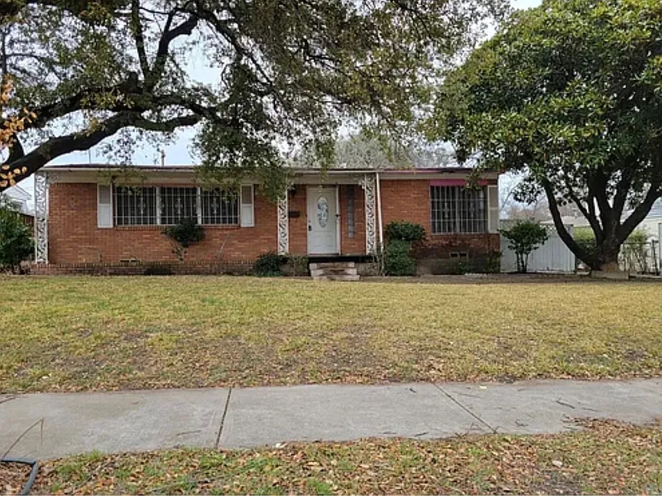2129 E Illinois Ave
