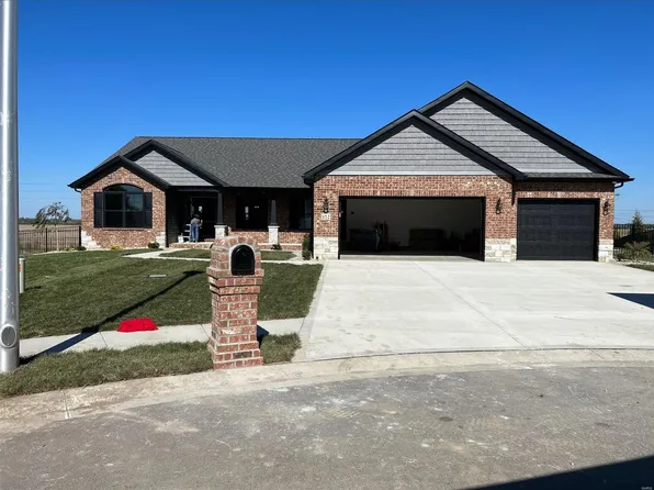 1152 Menominee Trl, Mascoutah, IL 62258
