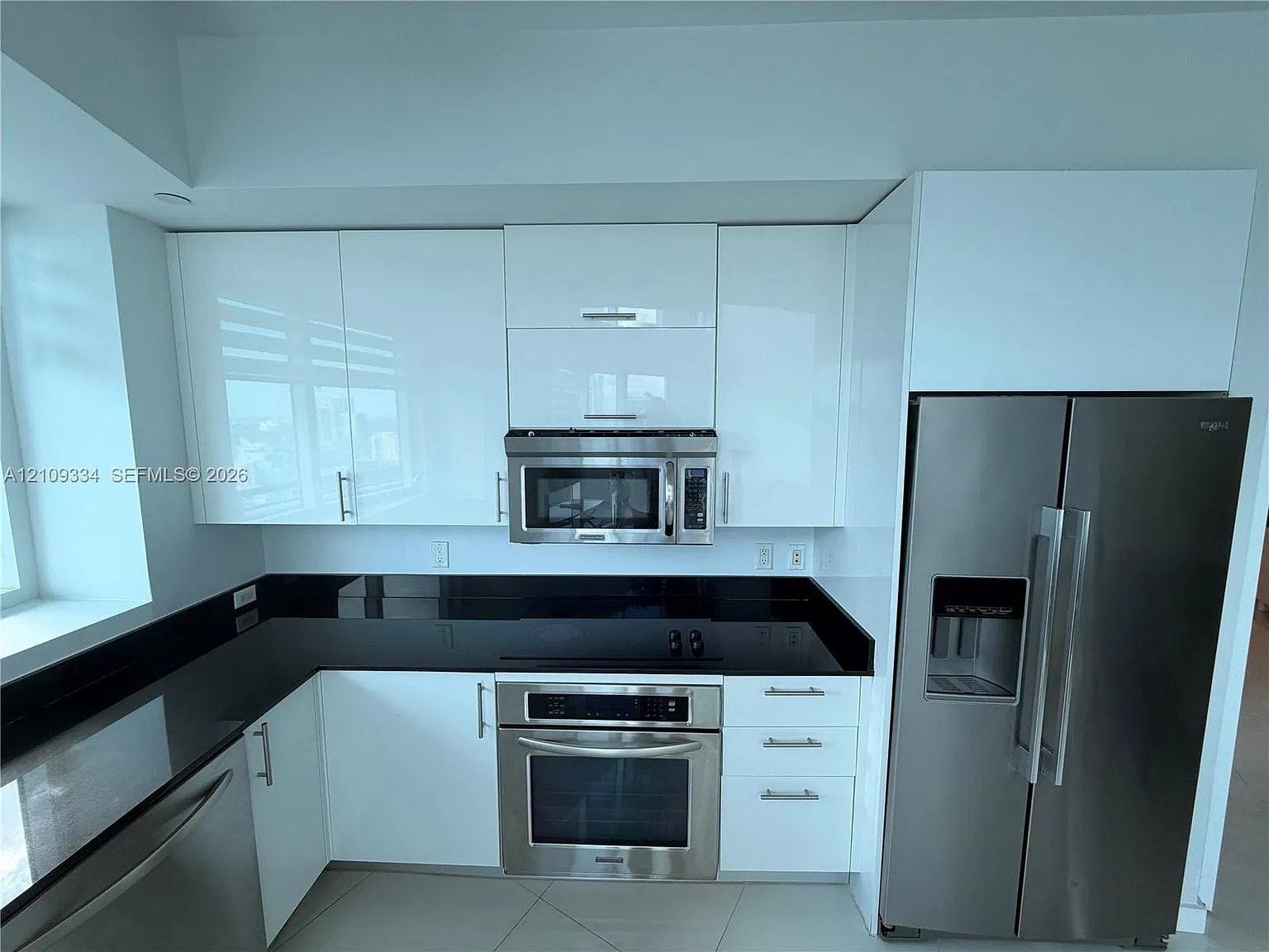 Infinity At Brickell Cond — Photo 4