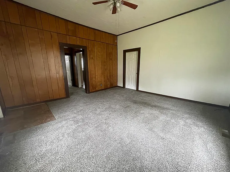 402 S Bentley St — Photo 10