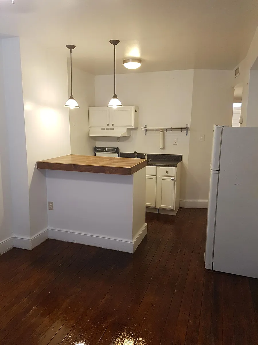 Building Photo - 409 Gilmer St
