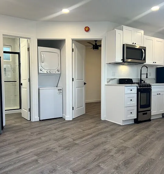 421 E Chevy Chase Dr #1 — Photo 6
