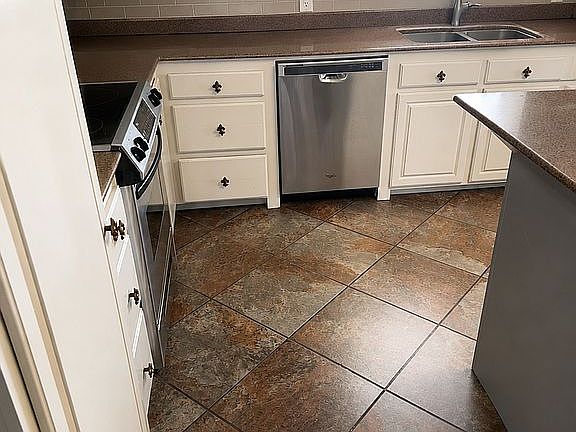 2nd image of 519 Parkside Dr