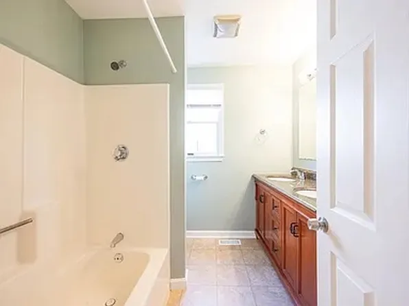 539A Admiral St #1, Providence, RI 02908