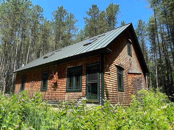 2900 Route 121 East, Grafton, VT 05146