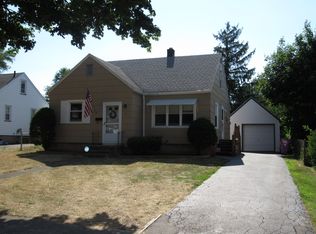 55 Nantucket Rd, Rochester, NY 14626