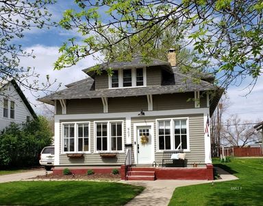 907 N Kendrick Ave, Glendive, MT, 59330