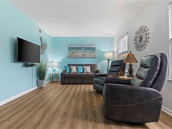 5th image of 1021 Barclay Sq