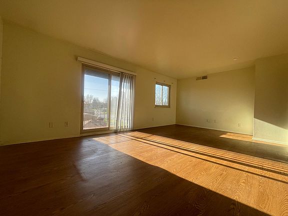 2nd image of 1680 Driftwood Dr #I