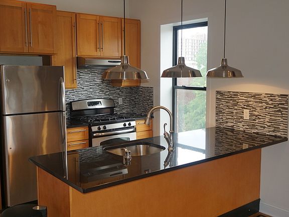 2nd image of 598 Vanderbilt Ave #Topfl