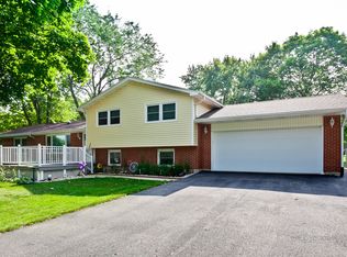 31352 N Liberty Rd, Grayslake, IL 60030
