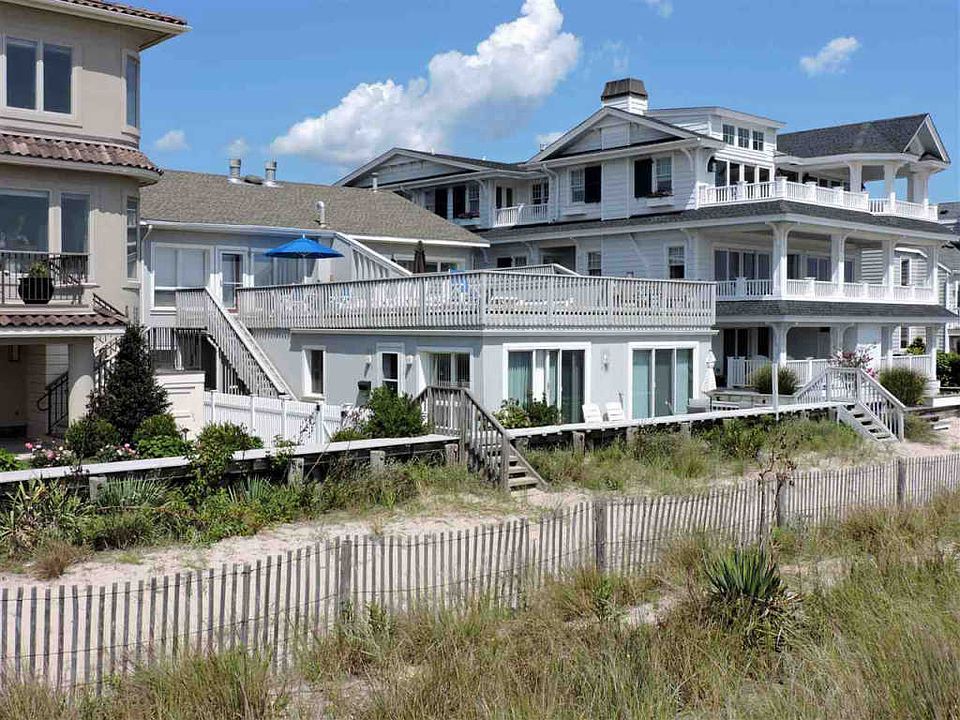 1st image of 2837 Wesley Ave #3