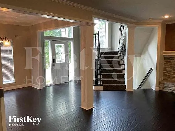 5715 N Ames Ave — Photo 2