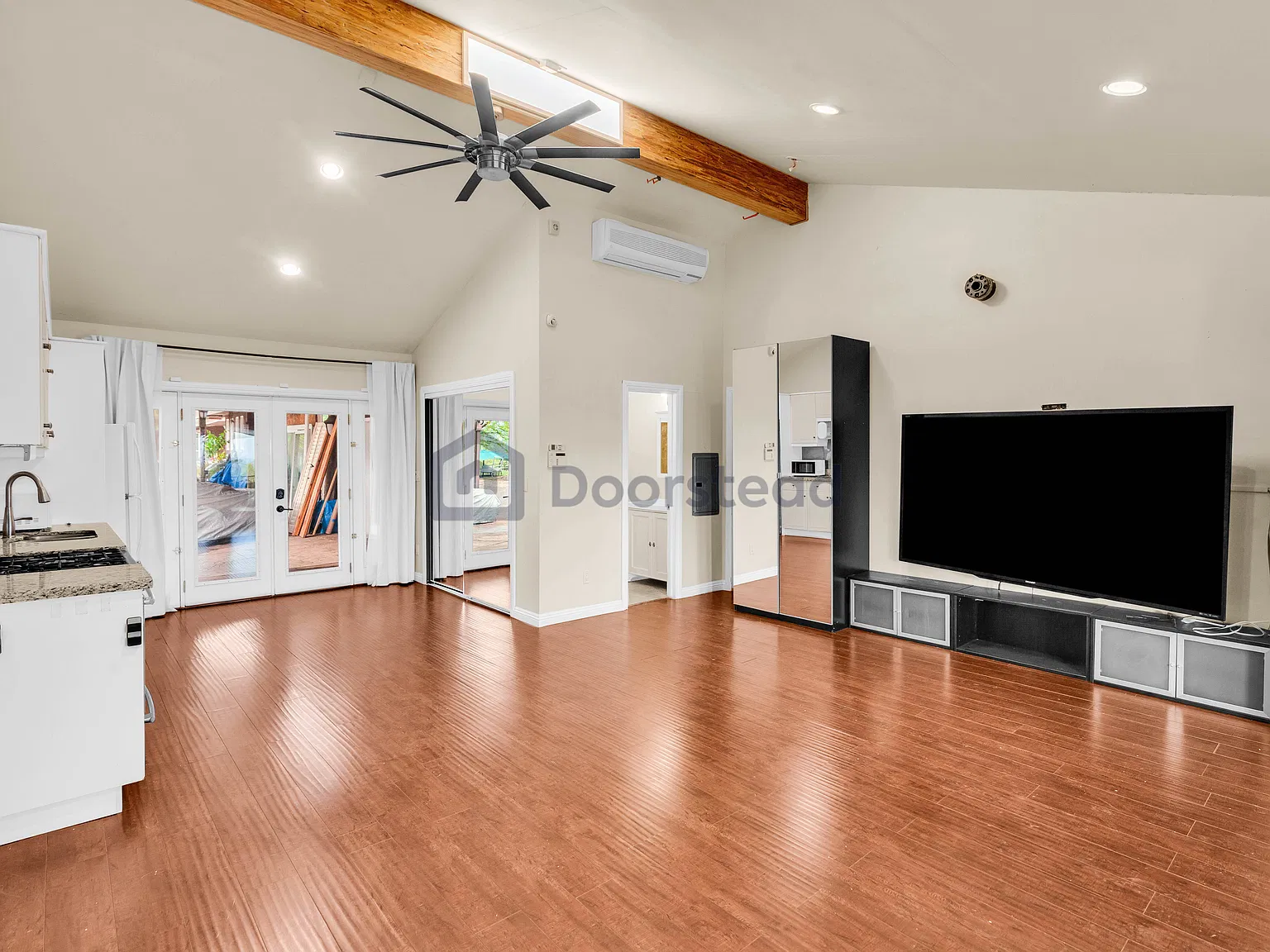 Studio, 1.0 bath, 500 sqft, $2,400 — Photo 4