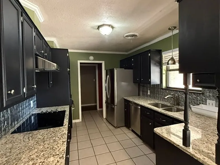 1949 Chimneywood Ct — Photo 4
