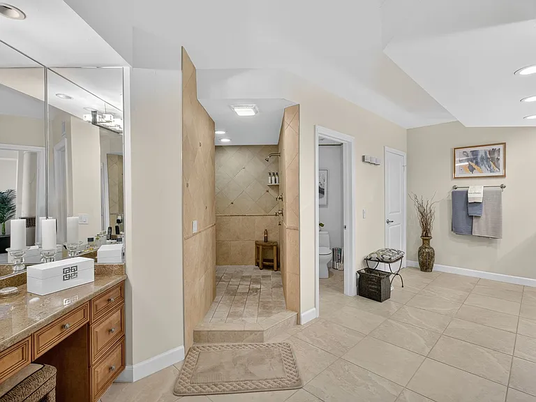 4041 Gulf Shore Blvd N #1807 — Photo 19