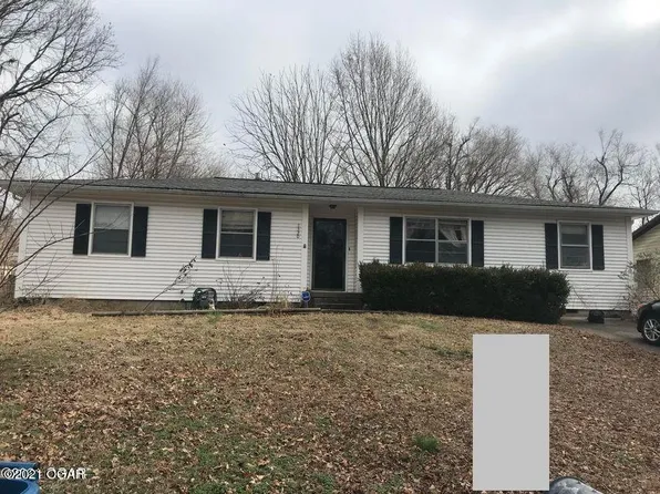 1320 Prospect Ave, Carthage, MO 64836