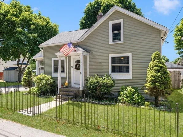 14 Sibley St, Attleboro, MA 02703