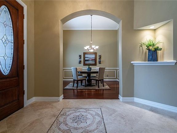 4th image of 1801 E Branch Hollow Dr