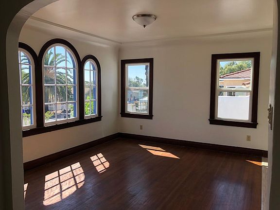 4th image of 3552 37th St