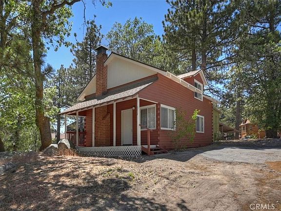 2nd image of 572 Dahlia Dr
