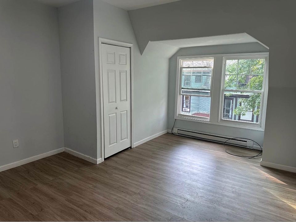 1st image of 175 Hanover St