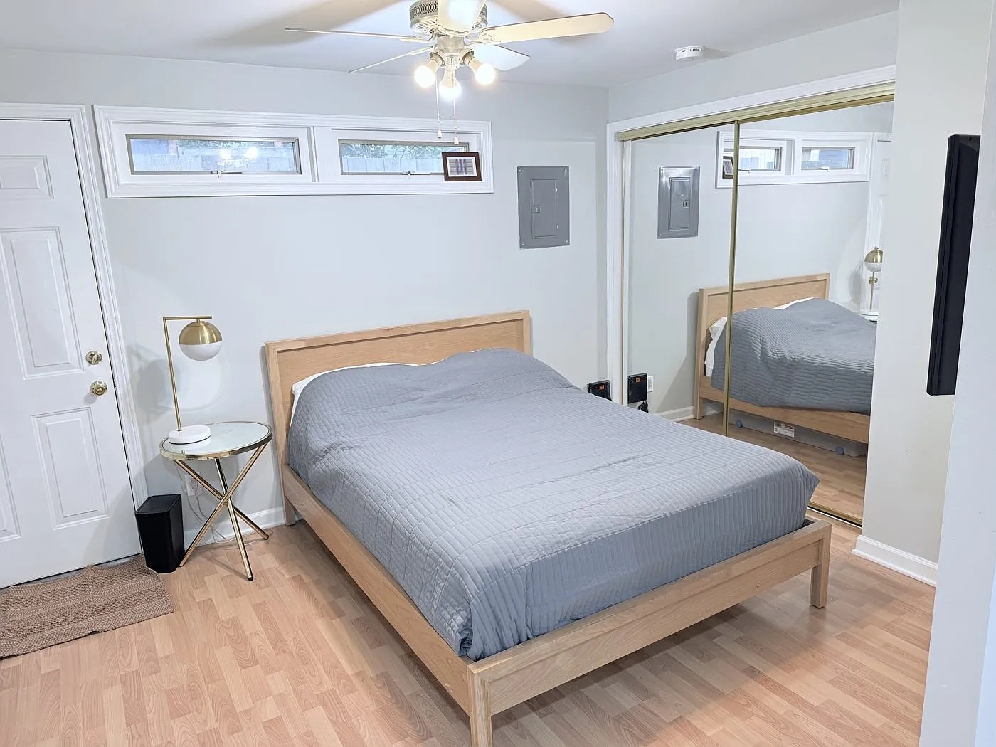 3 bed, 450 sqft, $1,950 — Photo 3