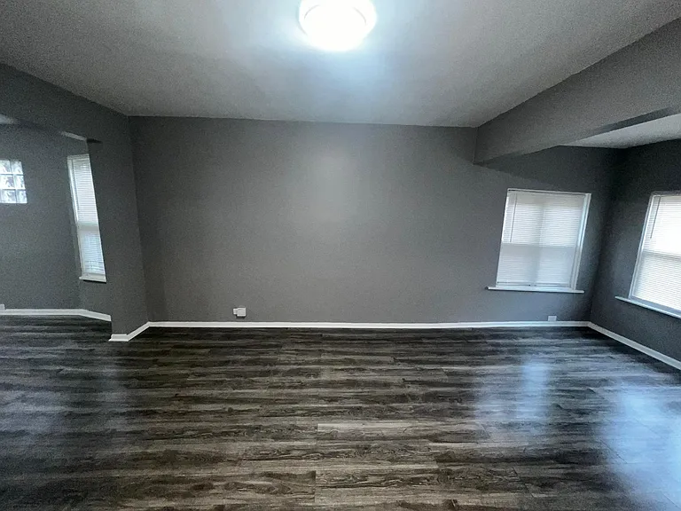 709 N Laramie Ave — Photo 8