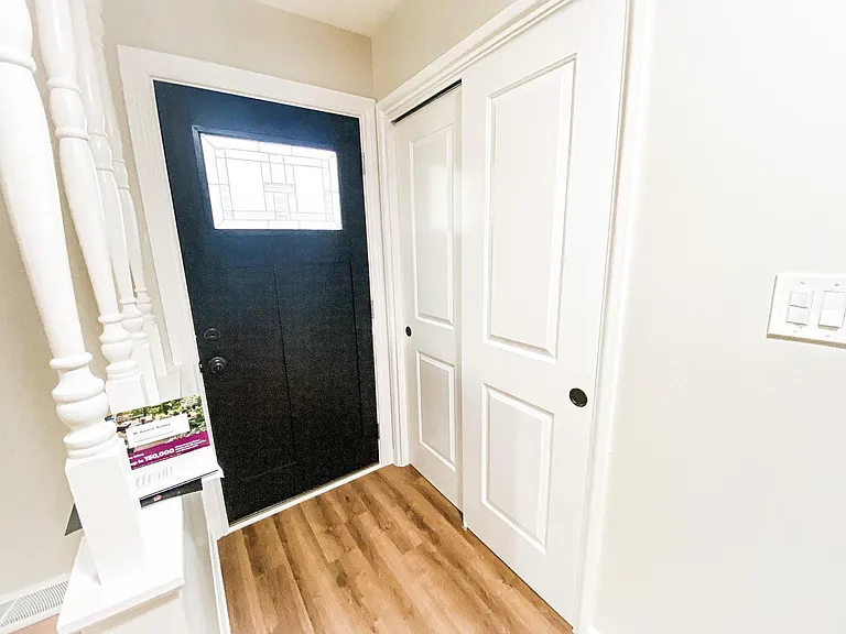 927 Grey Ave — Photo 13