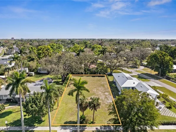 3427 Avocado Dr, Fort Myers, FL 33901