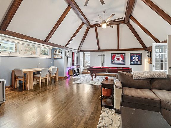 4th image of 1031 W Bryn Mawr Ave APT 3B