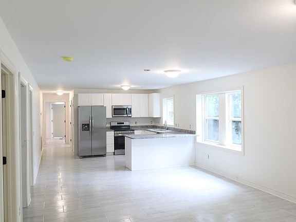 2nd image of 214 Park St