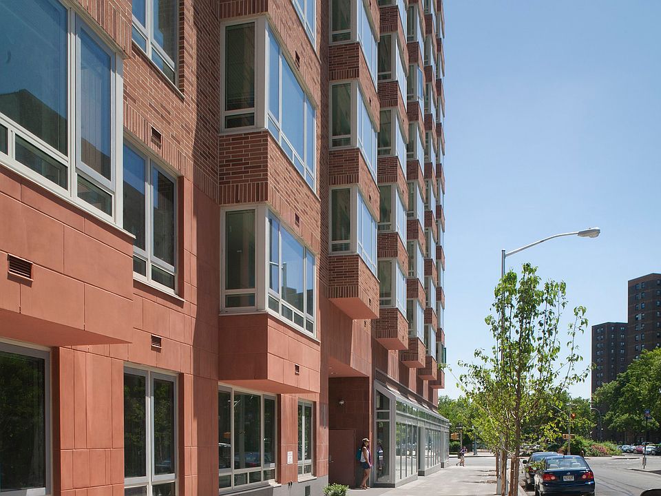 Building Photo 4