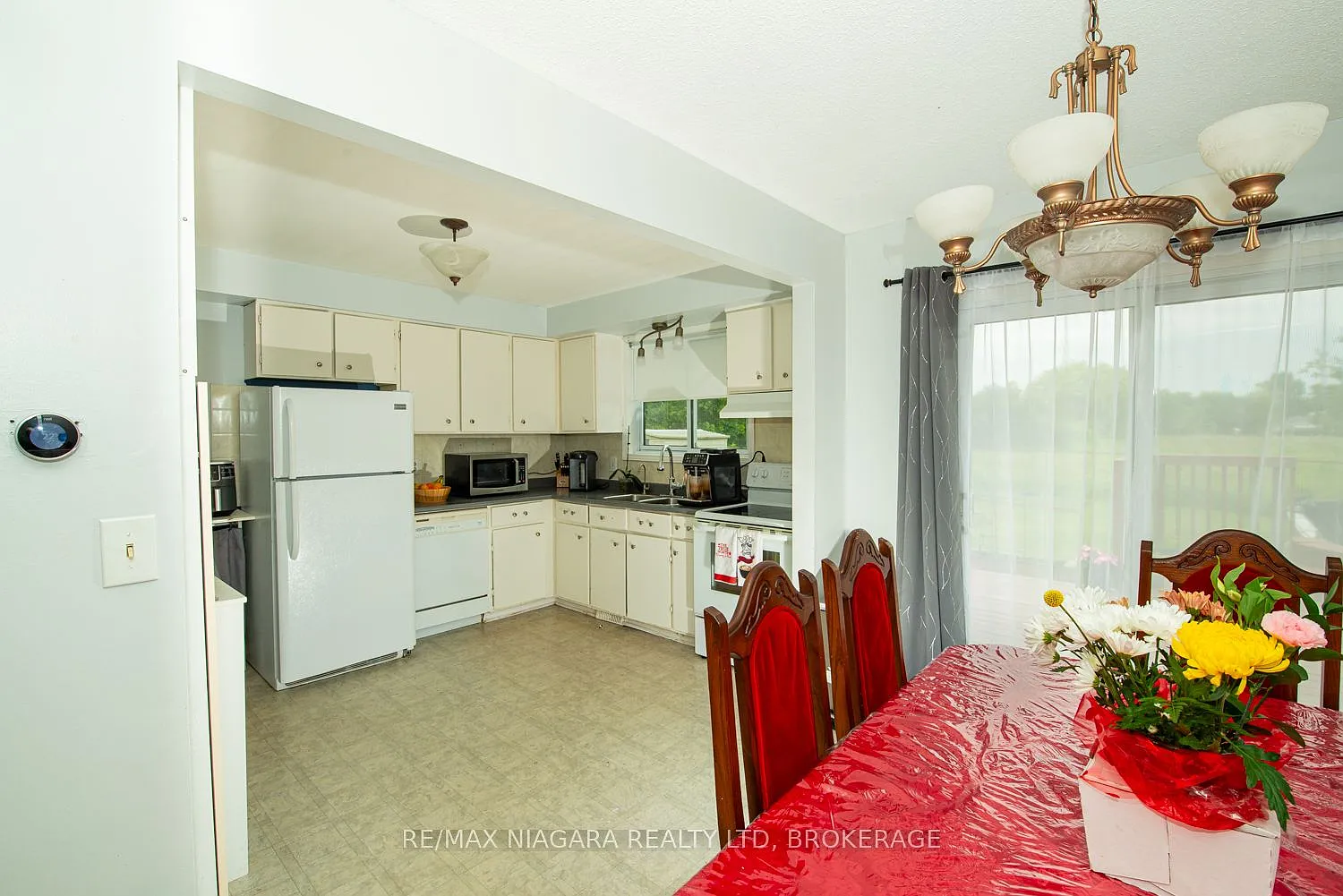 3 bed, $2,000 — Photo 4