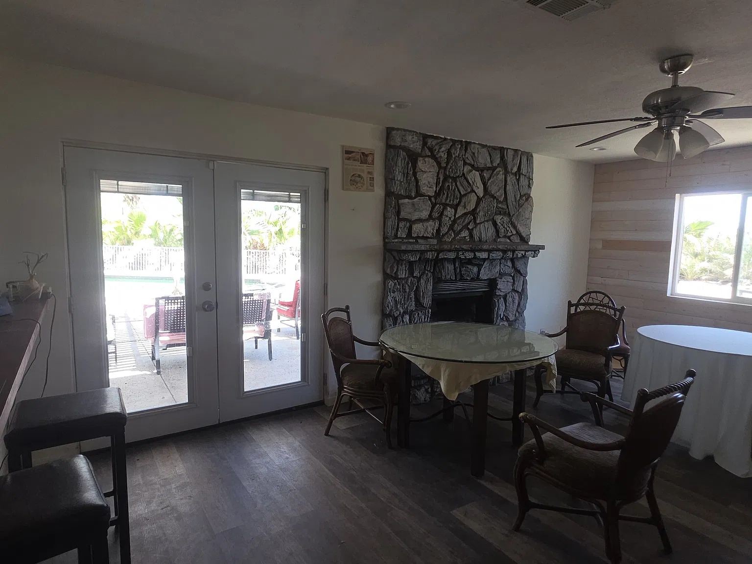 5 bed, 2351 sqft, $1,050 — Photo 2
