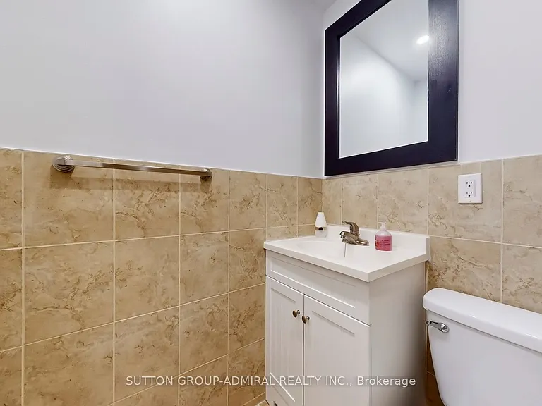 64 Bronte St S #8 — Photo 25