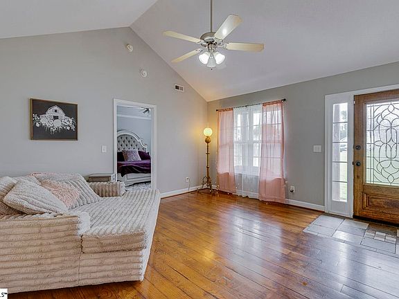 5th image of 23 Cole Creek Ct