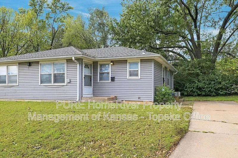 2 bed, 1.0 bath, 769 sqft, $975 — Photo 1